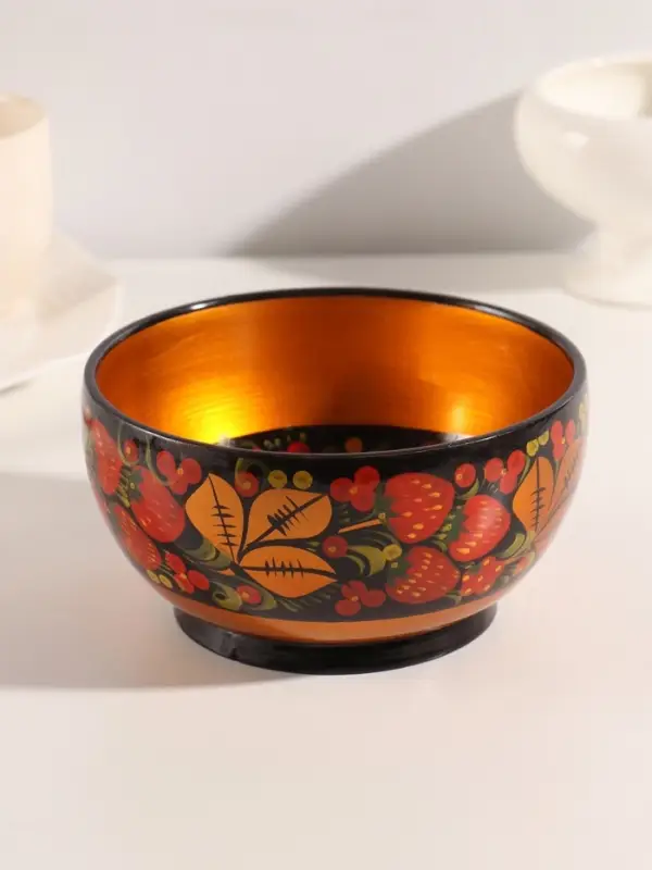 Салатник деревянный хохлома &laquo;Ягодка&raquo;, 16&times;16&times;9 см