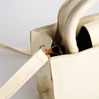 Сумка женская тоут на магните, 14.5&times;9.5&times;16 см, белая