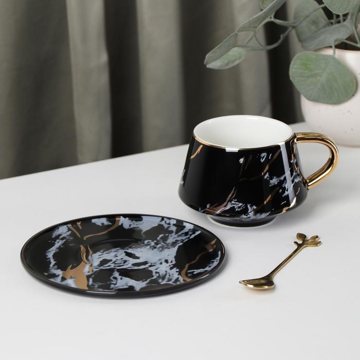 Чайная пара керамическая с ложкой Gold, 2 предмета: чашка 240 мл, блюдце d=14,8 см, цвет чёрный Чайная пара керамическая с ложкой Gold, 2 предмета: чашка 240 мл, блюдце d=14,8 см, цвет чёрный
