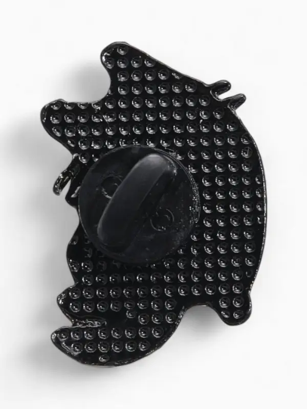 Значок &laquo;Котейка&raquo;, белый в чёрном металле