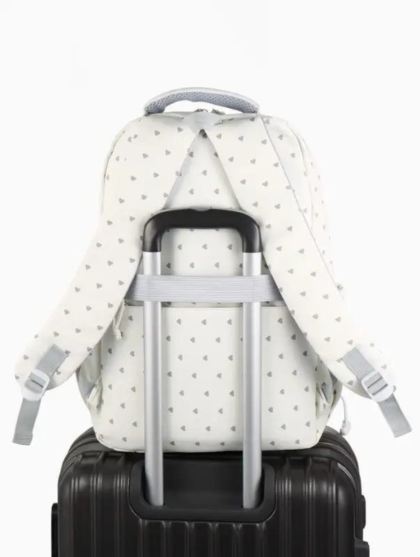 Рюкзак школьный для девочки &laquo;Сердца&raquo;, 4 кармана, 31&times;13&times;48 см, белый