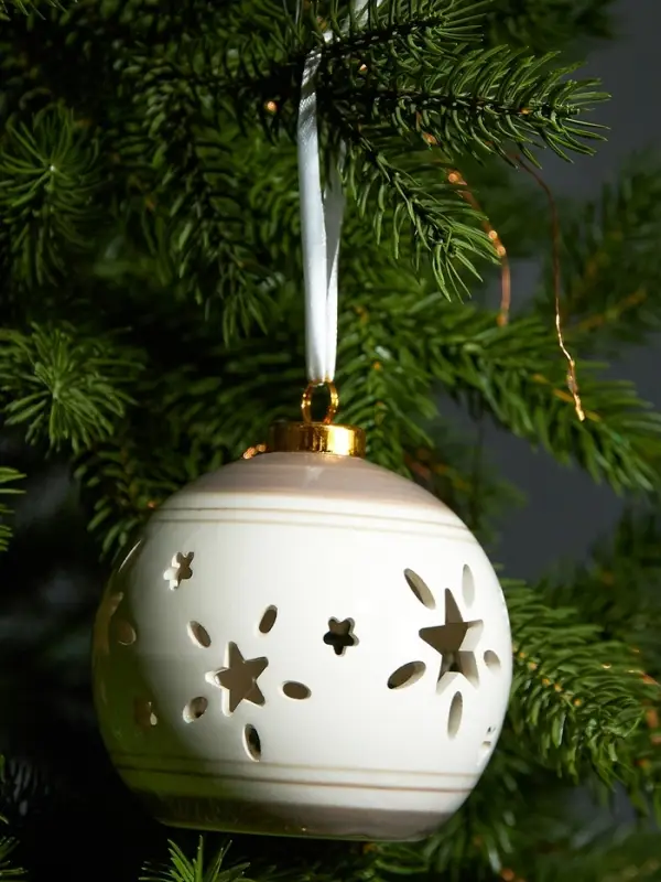 Ёлочный шар с подсветкой &laquo;Звёзды беж&raquo;, 10&times;8.8&times;8.8 см, 1 LED, керамика, от батареек LR44&times;3, керамика, свечение тёплое белое