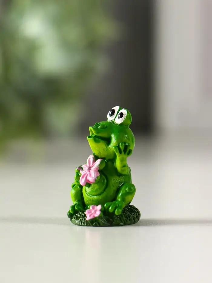 Сувенир полистоун "Лягушонок на полянке" МИКС 2х1,8х3,5 см Сувенир полистоун "Лягушонок на полянке" МИКС 2х1,8х3,5 см