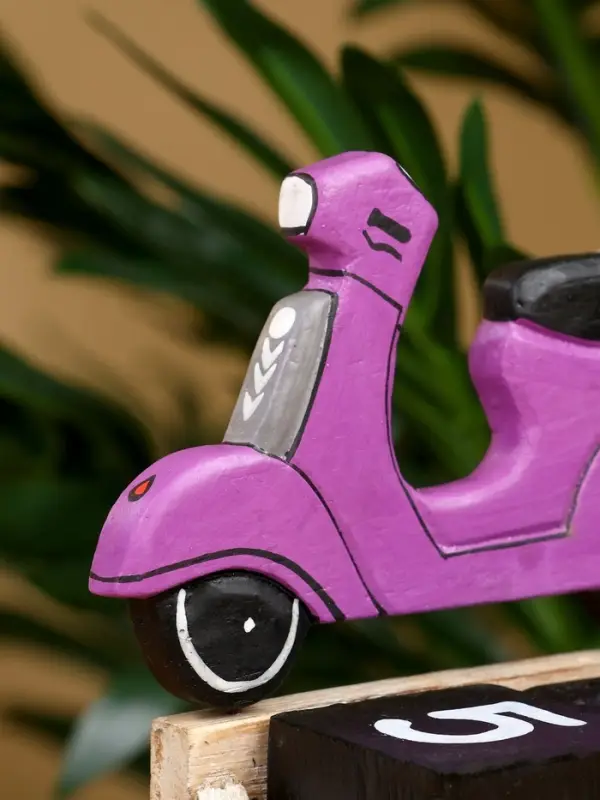 Календарь настольный «Мопед», 14×5.5×14.5 см, дерево, фиолетовый