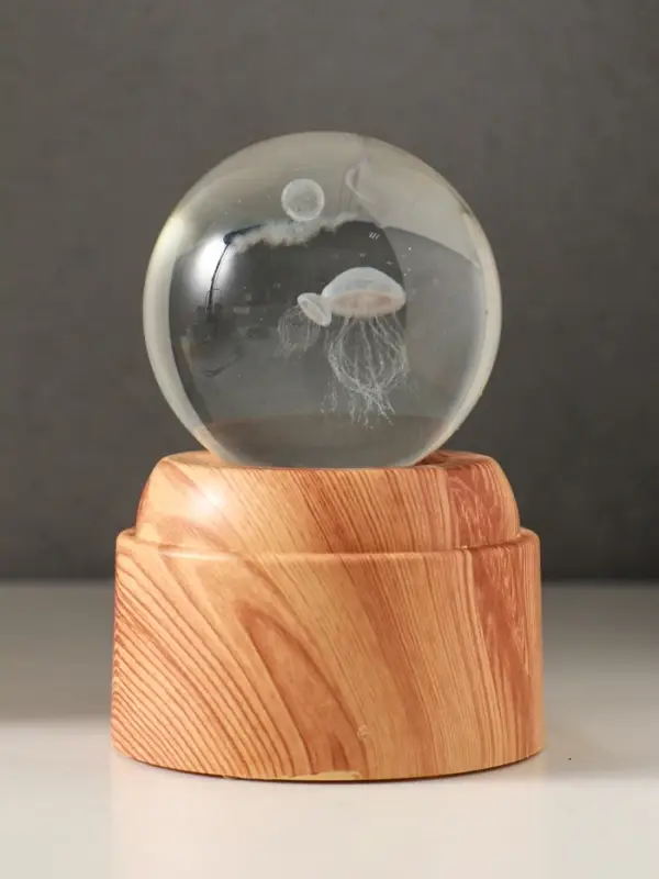 Сувенир стекло свет Сувенир стекло свет "Шар. Медузы" 6хLED шар d=6 см, крутится, USB 7х7х10 см