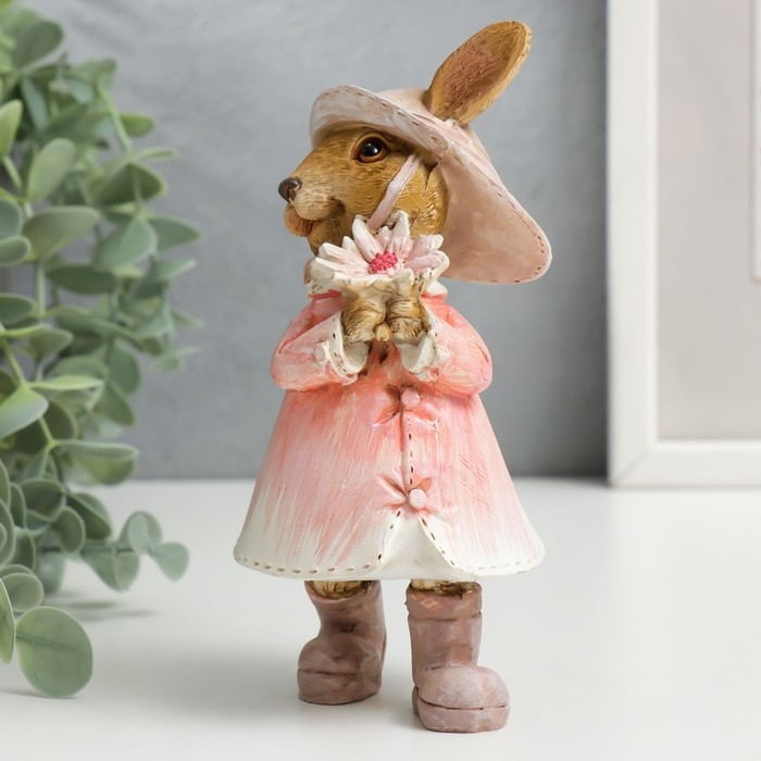 Сувенир полистоун Сувенир полистоун "Зайка в шляпке и дождевике с цветком и гусеницей" 14,5х6,5х8 см