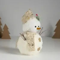Фигурка текстиль &laquo;Снеговик меховой с веточкой на шапке&raquo;, 9.5&times;9.5&times;16 см
