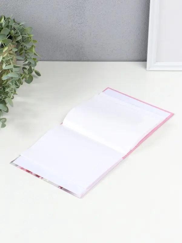 Фотоальбом на 40 фото 10х15 см "Сердце и розовая роза с бабочкой" в коробке 4,5х14х17 см