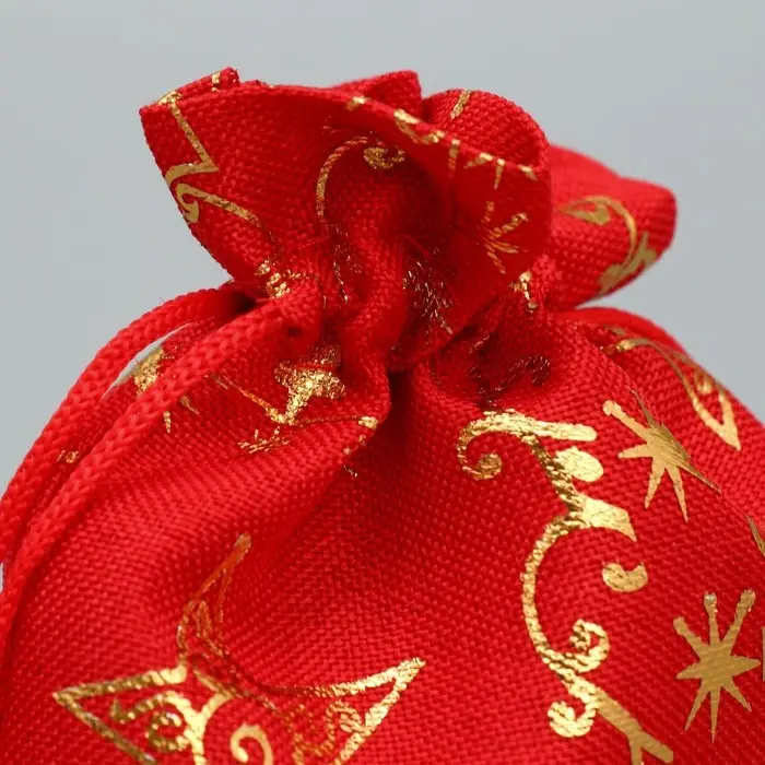 Мешочек подарочный холща «Золотая звезда», тиснение, 10 х 12 см +/- 1.5 см Мешочек подарочный холща «Золотая звезда», тиснение, 10 х 12 см +/- 1.5 см