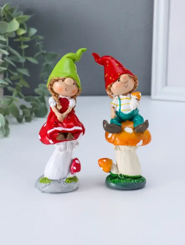 Сувенир полистоун "Малыши в длинных колпаках на мухоморах" набор 2 шт 4х5,5х14,2 см