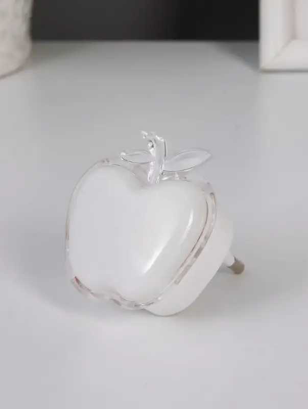 Ночник &laquo;Яблоко&raquo;, 5.5&times;5&times;5 см, пластик