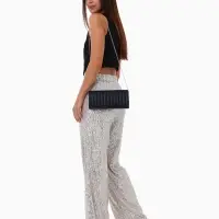 Сумка-клатч женская на магните, на серебристой цепочке, чёрная