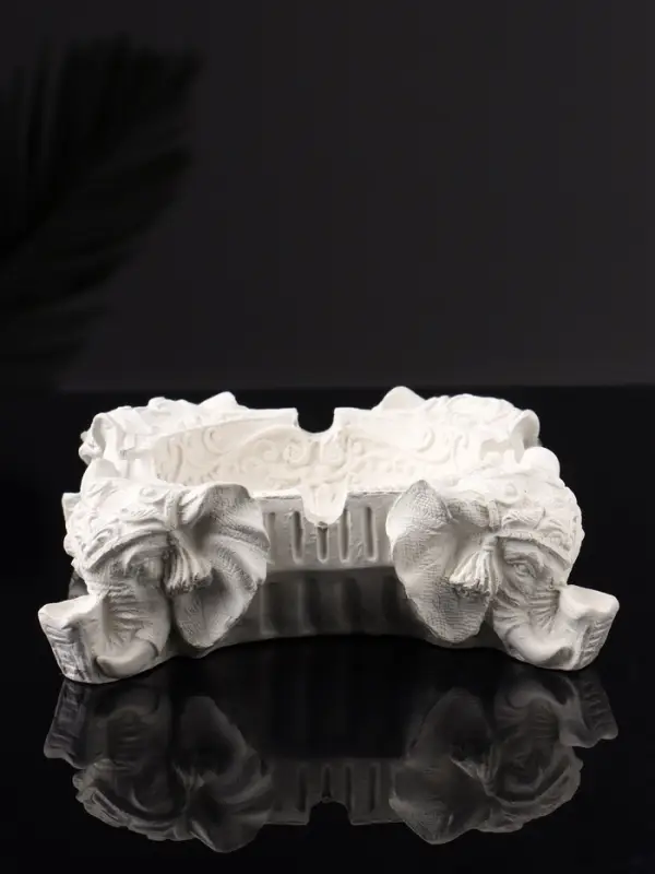 Подставка для мелочей Подставка для мелочей "На четырех слонах резная", 4х12х12 см, натуральный, гипс