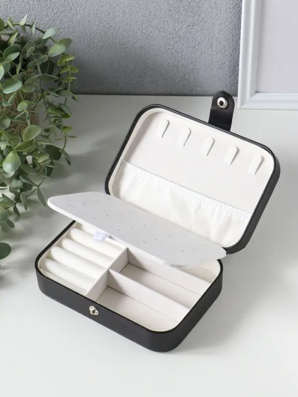 Шкатулка кожзам для украшений "Матовая гладь" чёрная 16,5х11,5х5,5 см