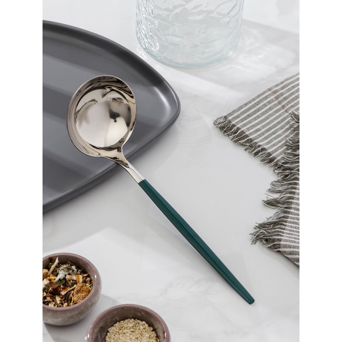 Половник из нержавеющей стали цельнотянутый Magistro «Грэйс», h=24 см, цвет ручки зеленый, цвет головы серебряный Половник из нержавеющей стали цельнотянутый Magistro «Грэйс», h=24 см, цвет ручки зеленый, цвет головы серебряный