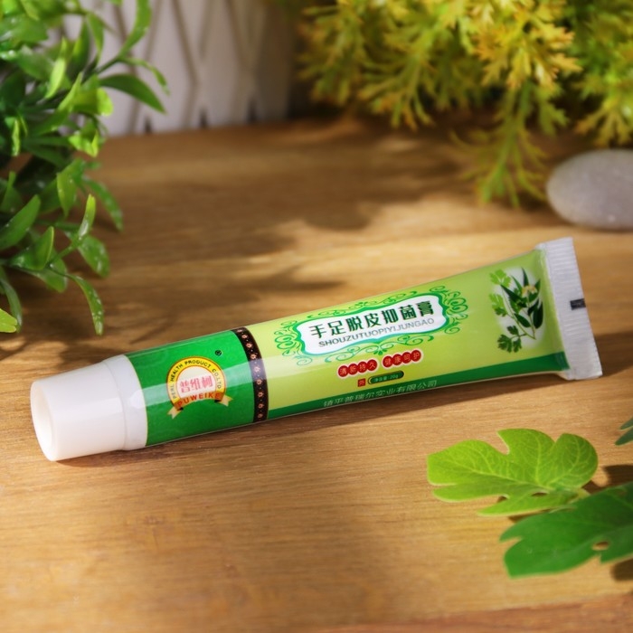 Китайская мазь для рук и ног от шелушения, 20 гр Китайская мазь для рук и ног от шелушения, 20 гр