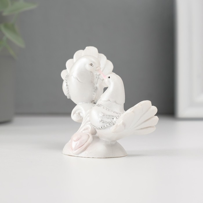 Сувенир полистоун Сувенир полистоун "Два голубя" на подставке, МИКС 6,3х5,5х2,5 см