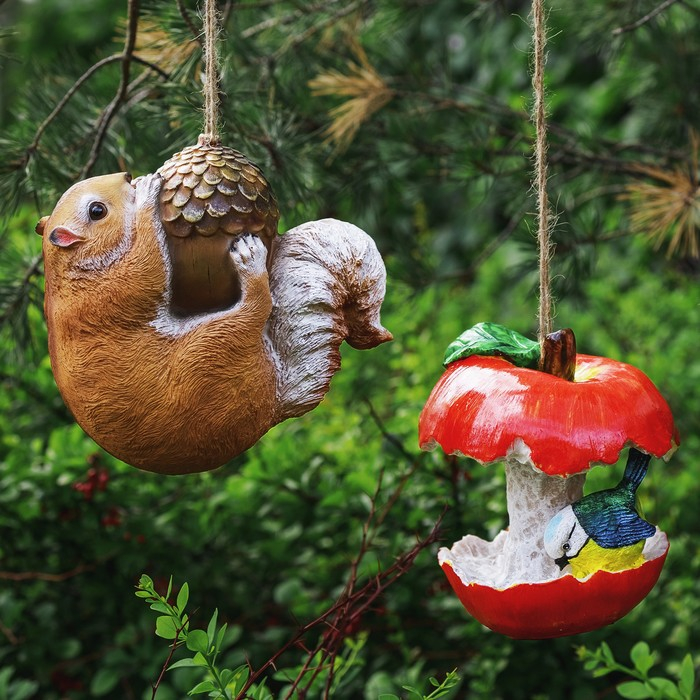 Подвесной декор  Подвесной декор "Белка на желуде" 17х17х8см