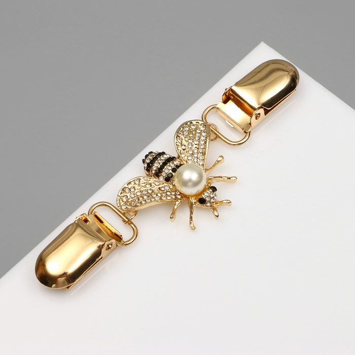 Зажим для кардигана «Шмель», цвет чёрно-белый в золоте Зажим для кардигана «Шмель», цвет чёрно-белый в золоте