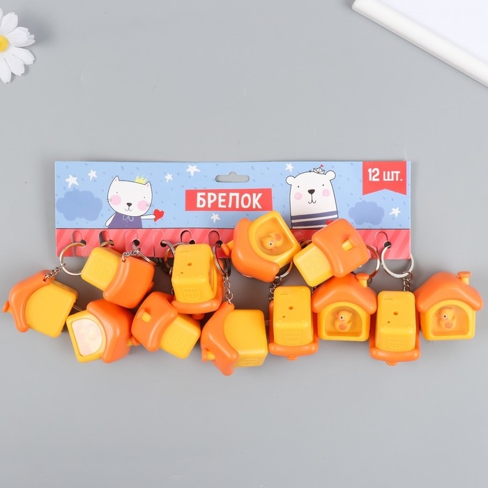 Фонарик свет на кольце  Фонарик свет на кольце "Уточка в домике" 3,5х4,3х4,2 см