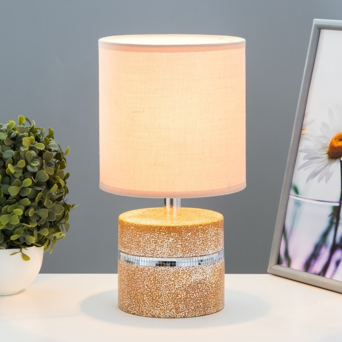 Настольная лампа Настольная лампа "Излатия" Е14 40Вт 17х17х30 см RISALUX