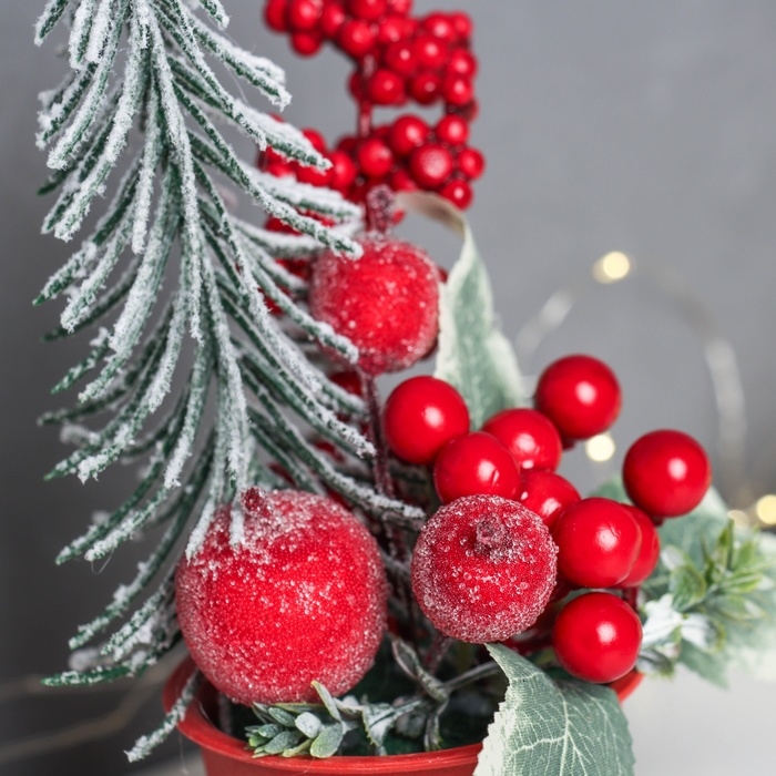 Декор  Декор "Яркий праздник, в горшочке" ёлка ягодки, 20х7 см