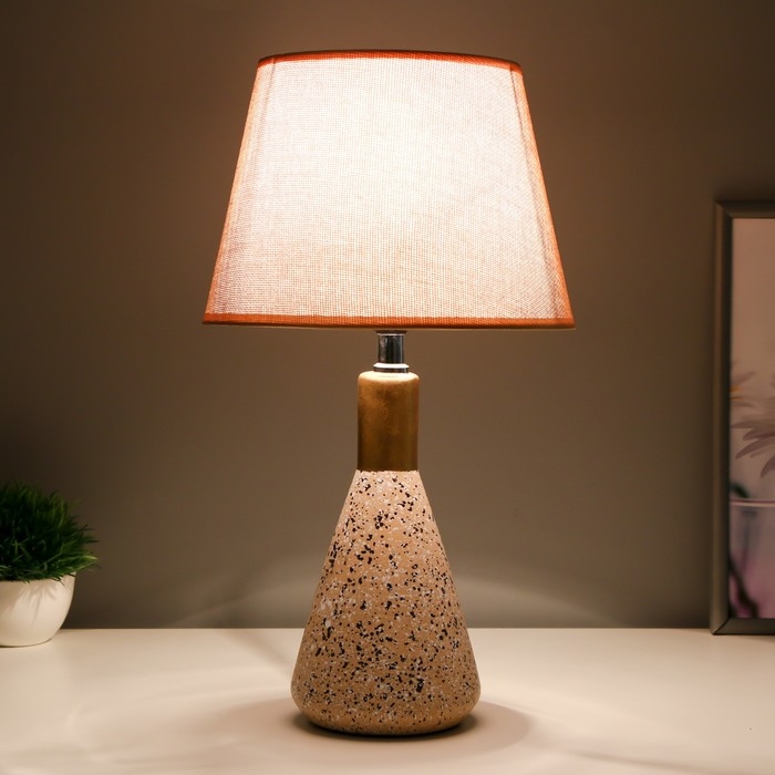 Настольная лампа Настольная лампа "Леона" Е14 40Вт бежево-золотой 23х23х41 см