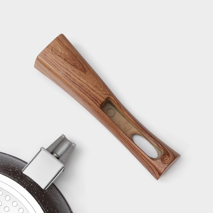 Сковорода кованая Magistro Granit, d=20 см, съёмная ручка soft-touch, антипригарное покрытие, индукция, цвет чёрный