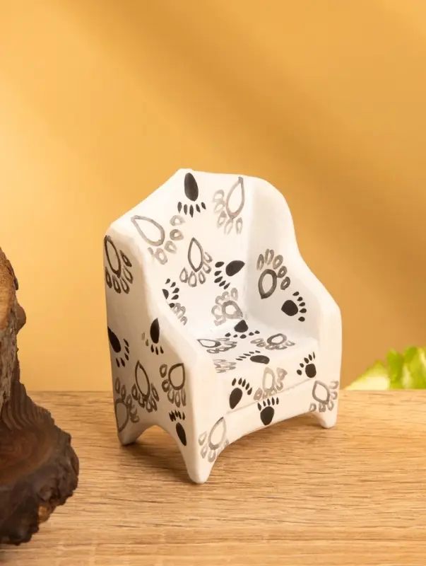 Сувенир «Кресло с следами», 5×3×6.5 см, дерево, чёрно-белый