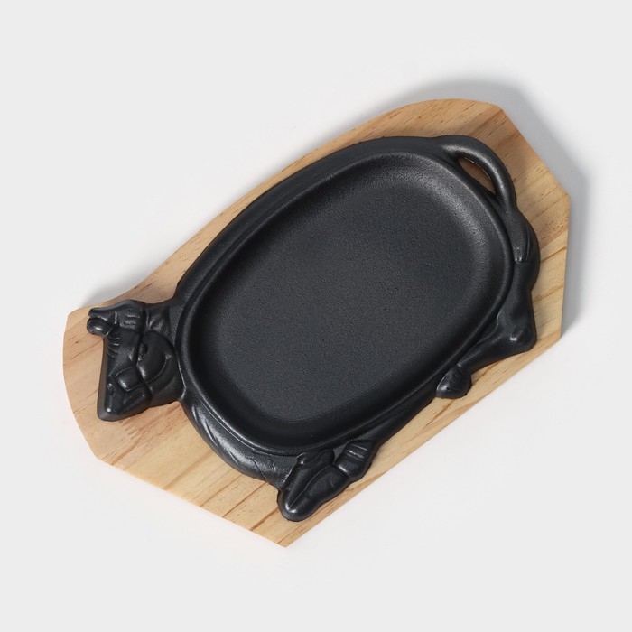 Сковорода чугунная «Корова», 30×18 см, на деревянной подставке МИКС