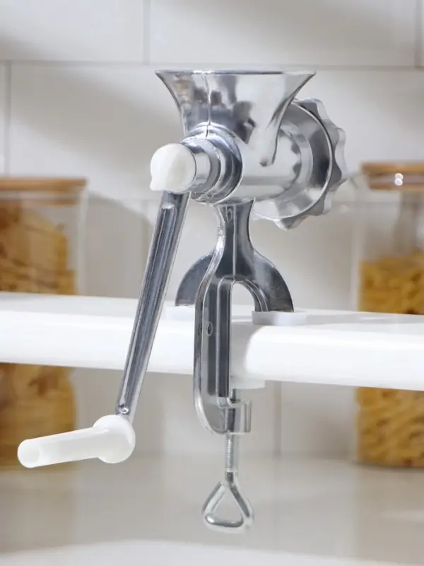 Мясорубка ручная &laquo;Советская&raquo;, алюминий, 22.5&times;13.5 см, серебристая