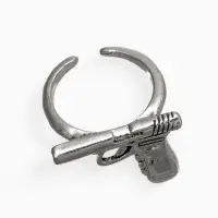Кольцо GUN пистолет, цвет чернёное серебро, безразмерное