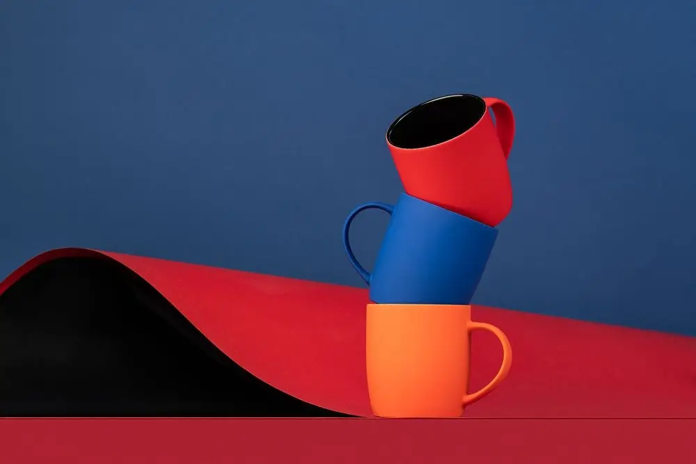 Кружка Surprise Touch Black c покрытием софт-тач, оранжевая