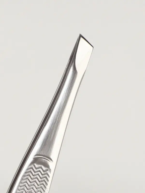 Пинцет &laquo;Premium&raquo; скошенный, узкий, 9 см, серебристый