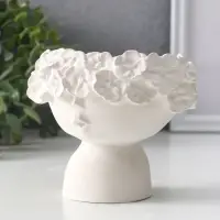 Подставка для мелочей «Девочка в венке», 12.5×11×10.5 см, натуральный, гипс