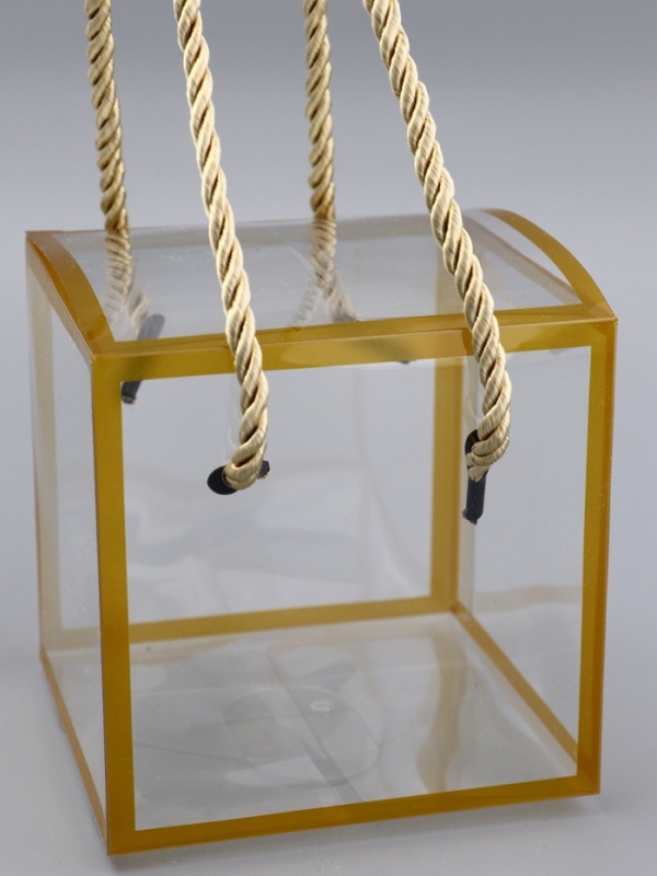 Коробка из PET с ручками, золотая, 10 х 10 х 10 см Коробка из PET с ручками, золотая, 10 х 10 х 10 см