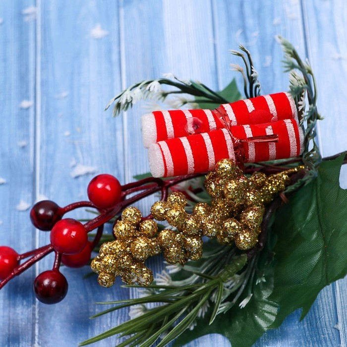 Декор  Декор "Зимние грезы" сверток ягоды зелень, 19 см