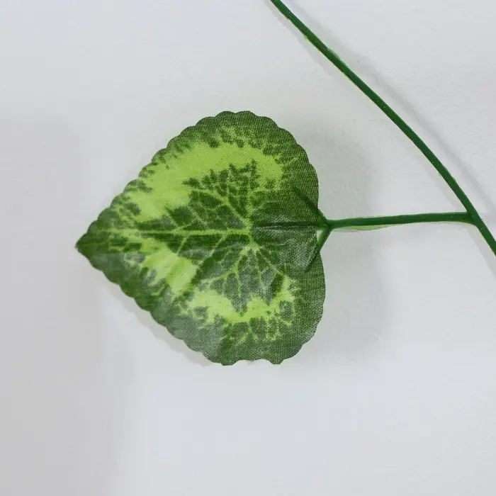 Лиана "Лист с прожилками" (набор 12 шт) 2,4 м