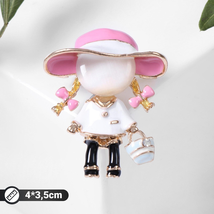 Брошь «Девочка» в шляпке, цветная в золоте Брошь «Девочка» в шляпке, цветная в золоте