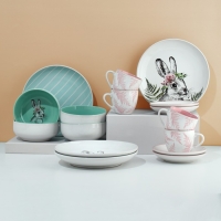 Набор посуды на 4 персоны Dolce Ceramo. «Пасха. Лесные персонажи», 16 предметов: 4 тарелки 23 см, 4 миски 14,5 см, 4 кружки 250 мл, 4 блюдца 15 см
