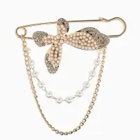 Булавка &laquo;Бабочка&raquo; в стразах, цепочка, жемчуг, L=7.5 см, цвет белый в золоте