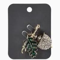 Брошь &laquo;Жёлудь&raquo; осенний с листом, стразы, цвет коичнево-бело-зелёный в золоте