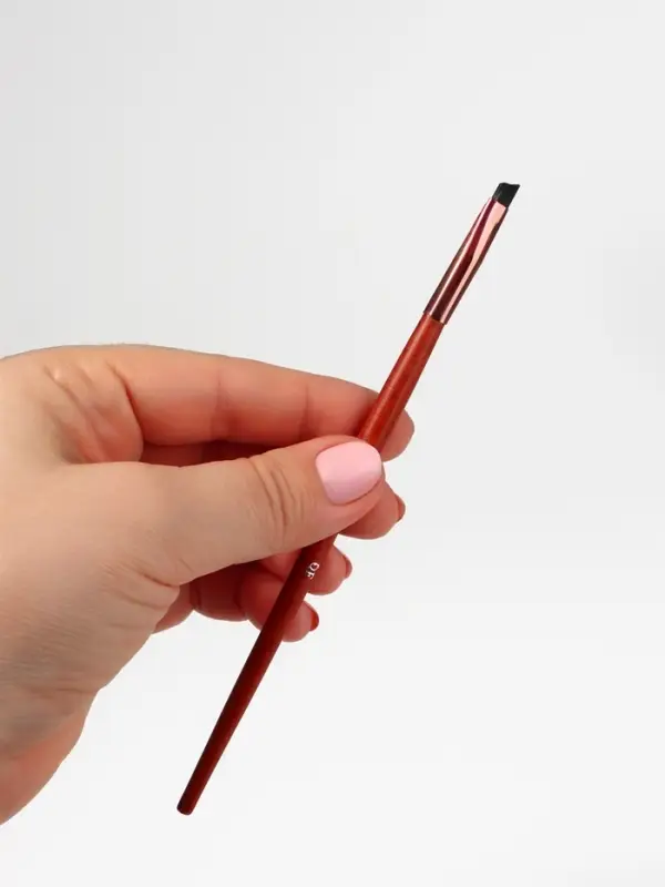 Кисть для макияжа Brush WOOD, скошенная, 16(±1) см, коричневый/золотистый Кисть для макияжа Brush WOOD, скошенная, 16(±1) см, коричневый/золотистый