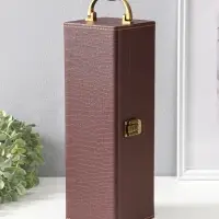 Шкатулка дерево, кожзам под бутылку "Кожа питона" коричневая 4 предмета 35х11х12 см