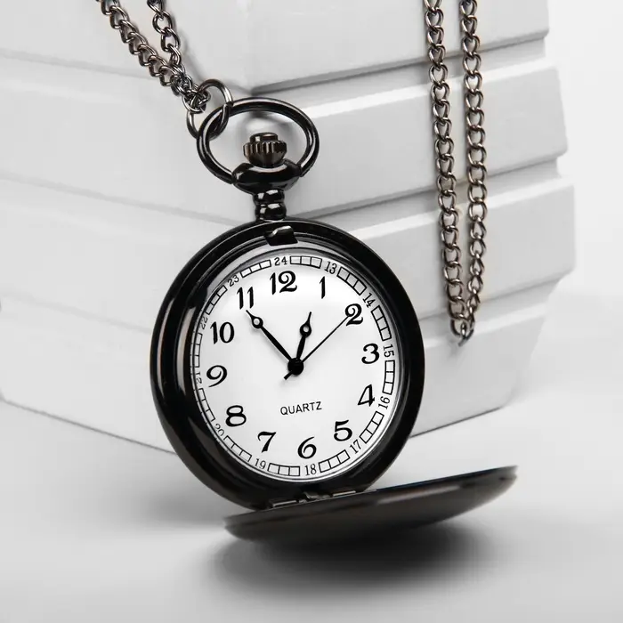 Часы карманные &laquo;Классика&raquo;, кварцевые, 5.5&times;4.5 см, длина цепочки 80 см, циферблат d=4 см, под гравировку