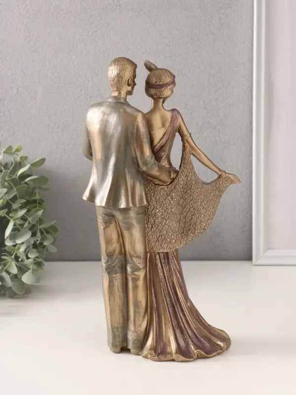 Фигурка полистоун &laquo;Пара в костюмах 20-30-х годов&raquo;, 17&times;9&times;31.5 см