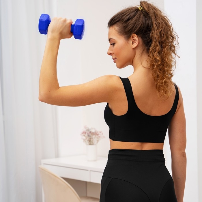 Гантель виниловая ONLYTOP, 2,5 кг, цвет синий Гантель виниловая ONLYTOP, 2,5 кг, цвет синий