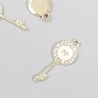 Металлический элемент, декоративная подвеска «Арт Узор. Ключик с сердцем в серединке», эмаль, стразы, 3.1×1.3 см Металлический элемент, декоративная подвеска «Арт Узор. Ключик с сердцем в серединке», эмаль, стразы, 3.1×1.3 см