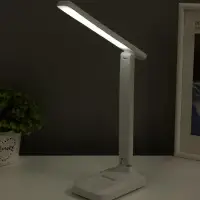 Светильник настольный с подставкой под телефон &laquo;Уно&raquo; 4 Вт LED USB 2700-6500К белый