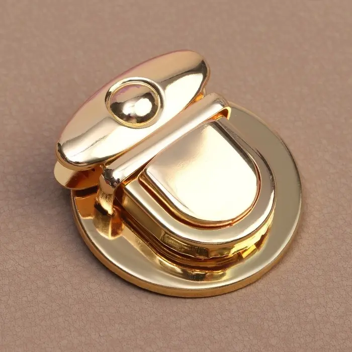 Застёжка для сумки, 3.8×3.8 см, цвет золотой Застёжка для сумки, 3.8×3.8 см, цвет золотой